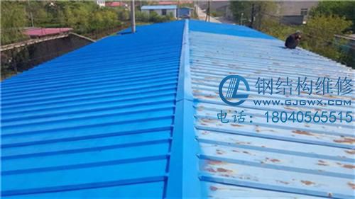彩鋼瓦翻新修繕施工怎么操作的？ 翻新后還會(huì)不會(huì)漏雨？(圖1)